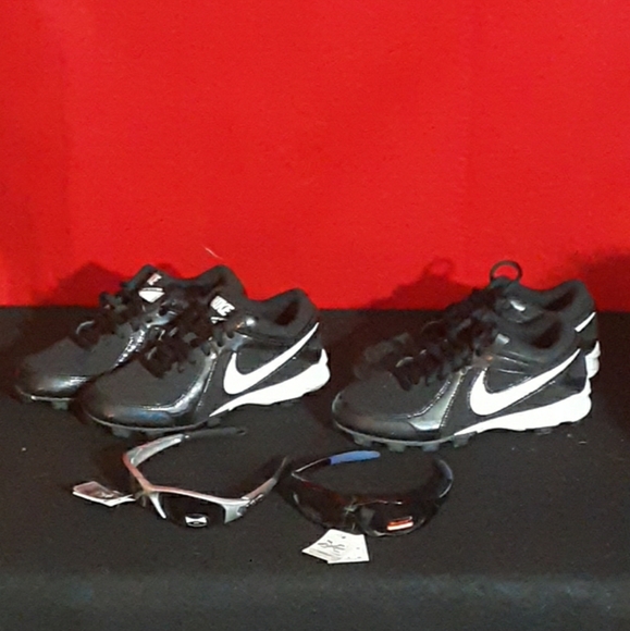 Nike - Picture 3 of 6